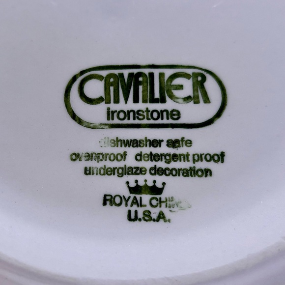 CAVALIER Royal China MCM 1970s Retired Ironstone Damsel Tulip Dinner Plate Set - Picture 6 of 7